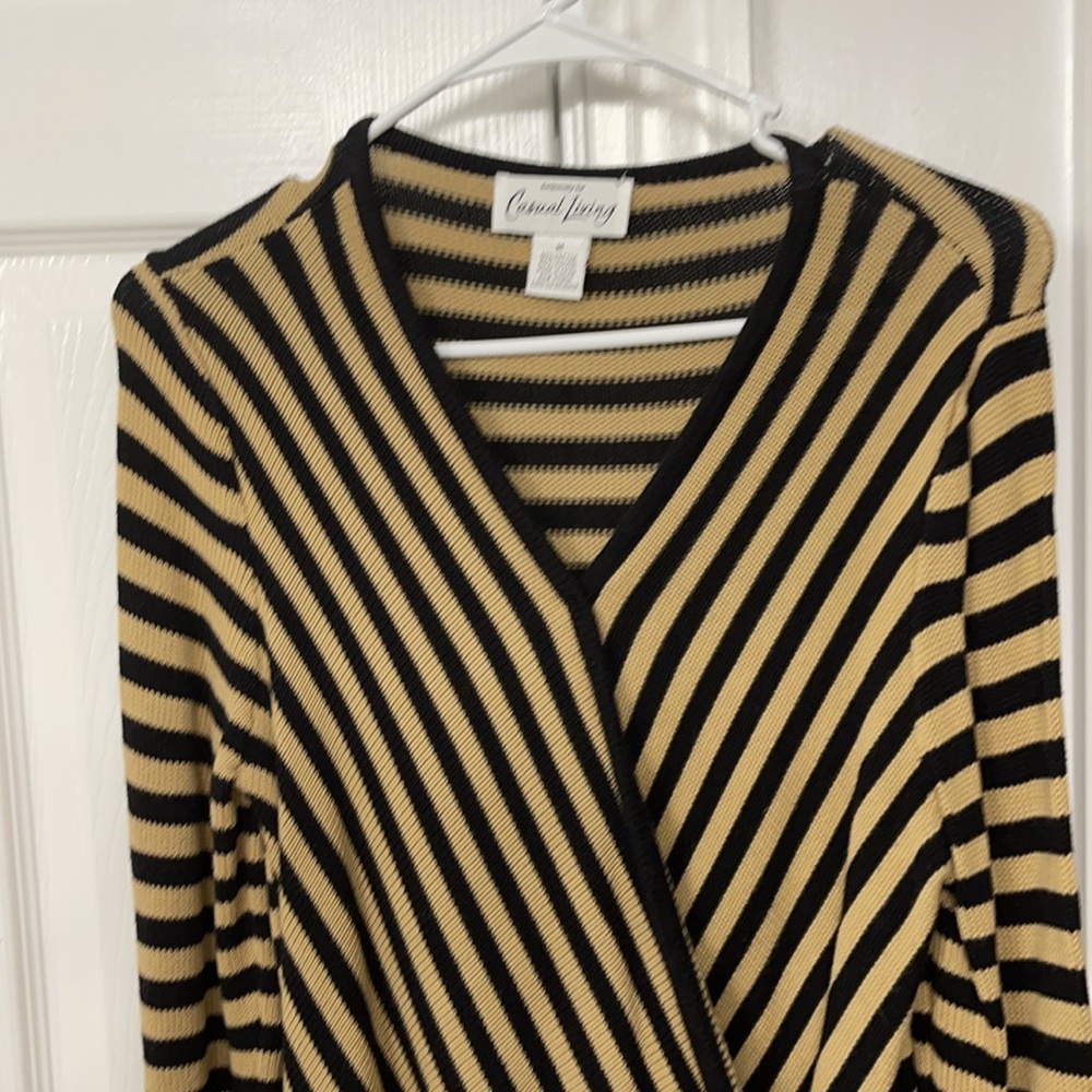 Casual Living Crossover Tunic - Picture 3 of 6